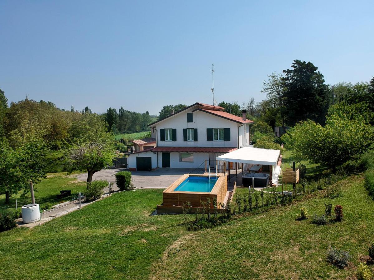 Casa Vacanze Raggio Di Sole Montegridolfo Exterior foto